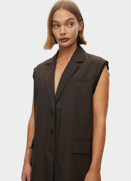 Oval Square - Bonnie Vest